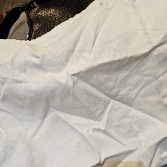 NWT Tahari Oxford Hobo Vegan Leather Shoulder Bag With Tassel And Dust Bag NEW!! - Picture 15 of 15